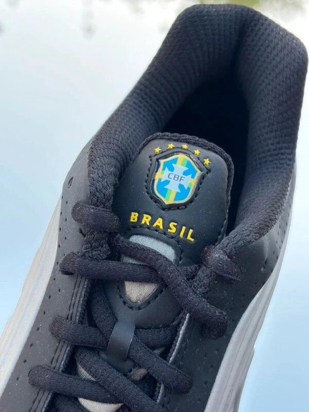 Nike Shox R4 Brazil Black Canary Metallic Pewter - Taille 42
