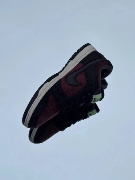 Nike Dunk Low SE Fleece Pack Burgundy Crush Dark Smoke Grey - Taille 36