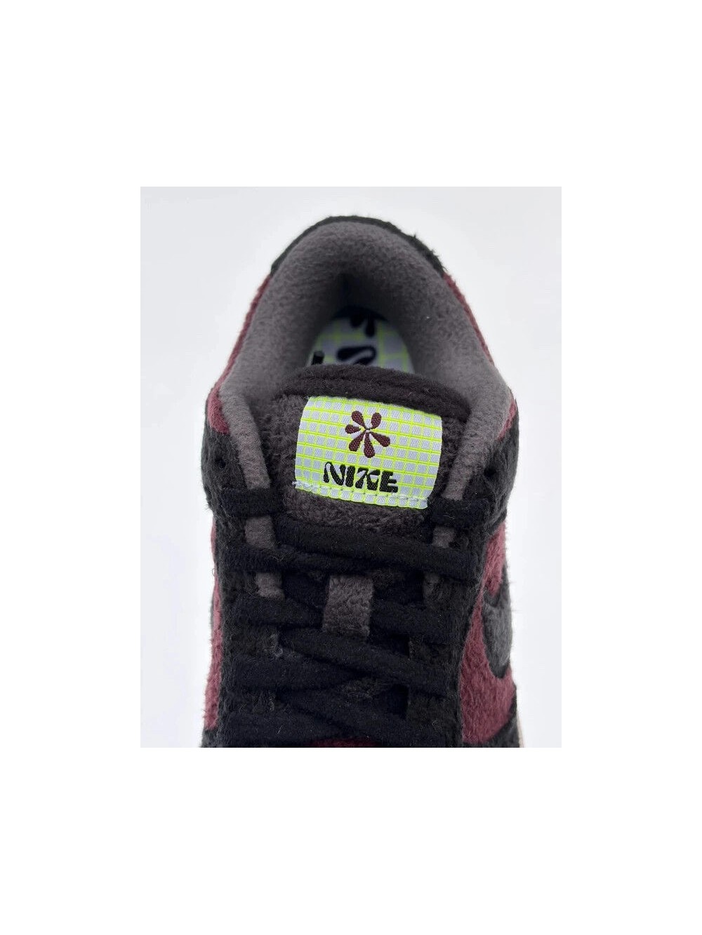 Nike Dunk Low SE Fleece Pack Burgundy Crush Dark Smoke Grey - Taille 36