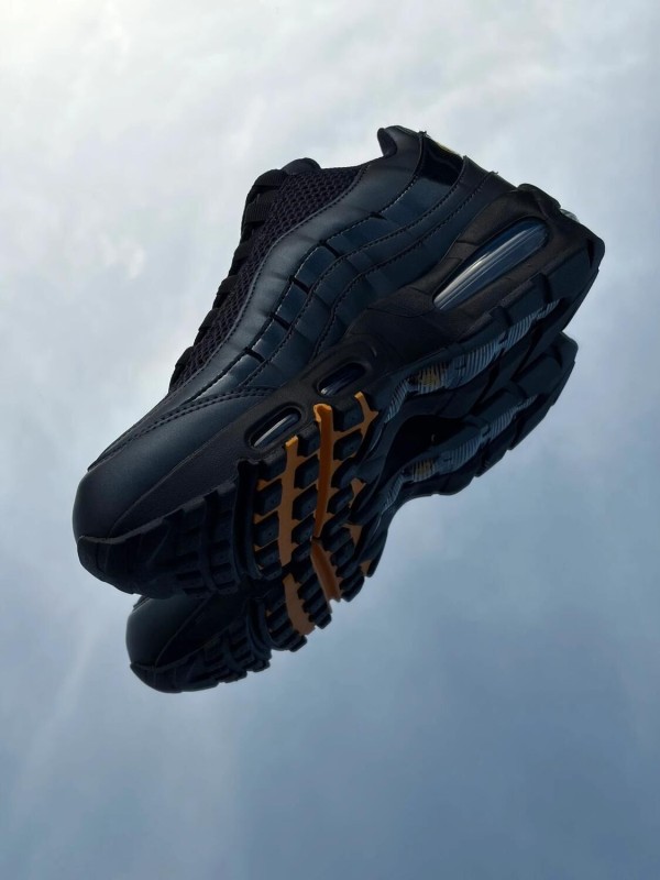 Nike Air Max 95 SE Big Bubble Black White University Gold Total 90 - Taille 40 2