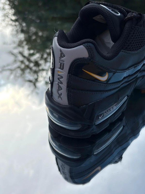Nike Air Max 95 SE Big Bubble Black White University Gold Total 90 - Taille 40 2