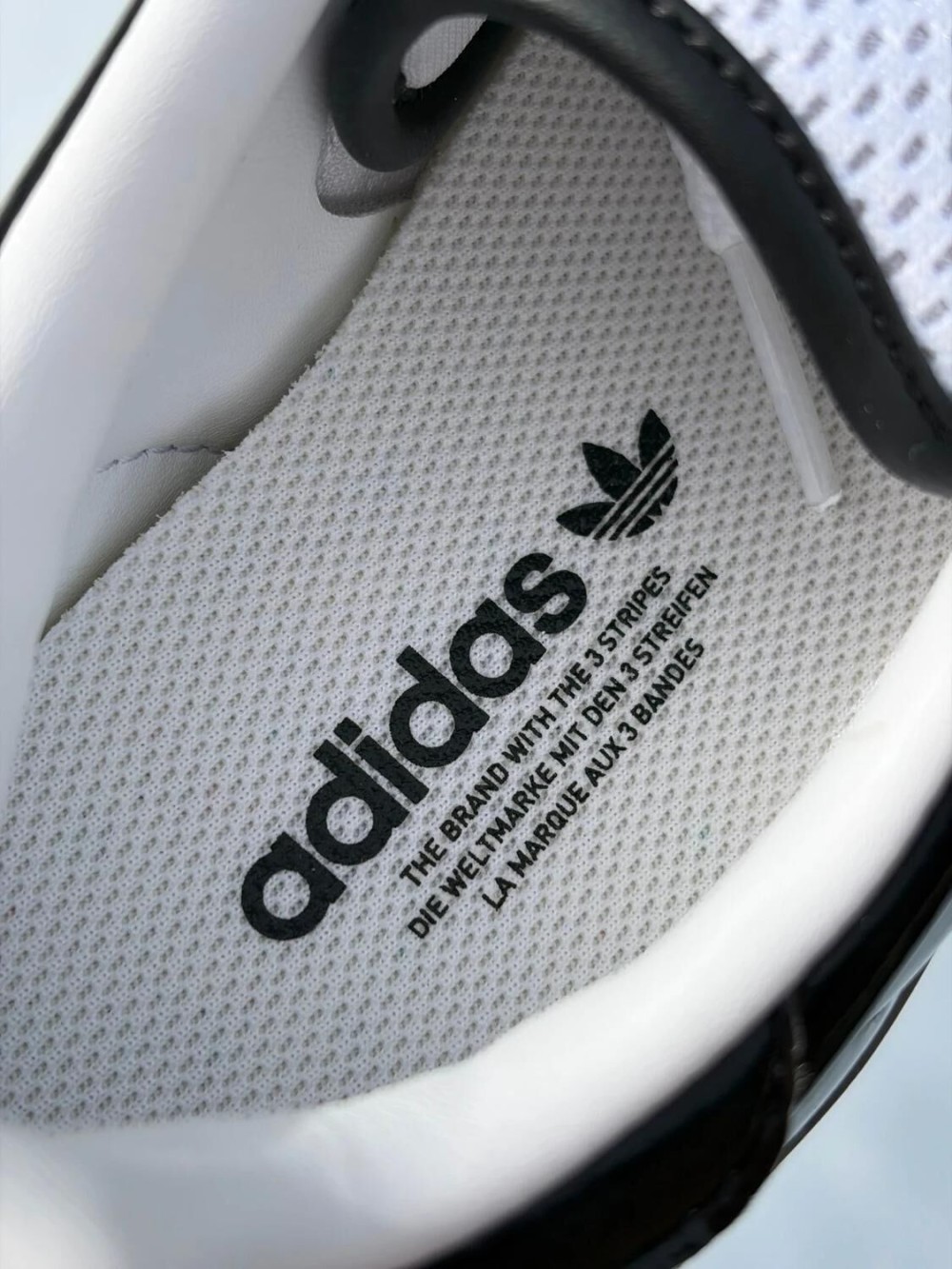 Adidas Gazelle Indoor Patent Core Black White Gum - Taille 35,5
