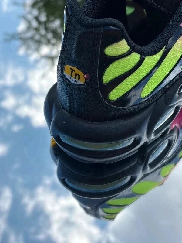 Nike Air Max Plus Black Hyper Pink Volt - Taille 42,5 2