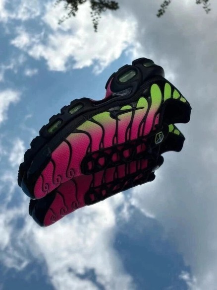 Nike Air Max Plus Black Hyper Pink Volt - Taille 42,5