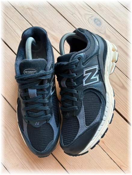 New balance 2002r black - taille 40