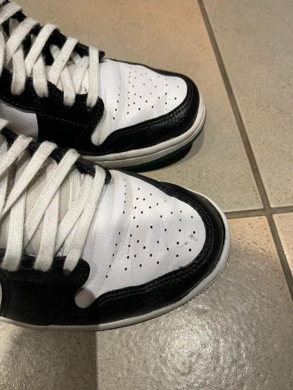 Jordan 1 Reverse Swoosh Portées 2