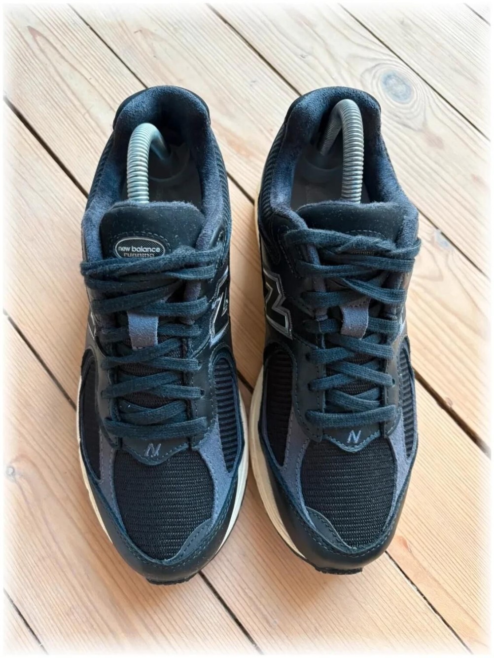 New balance 2002r black - taille 40
