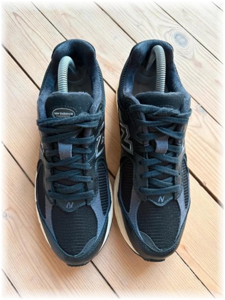 New balance 2002r black - taille 40