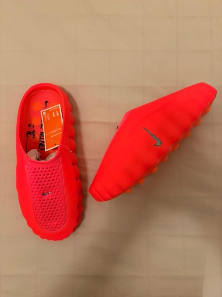 Nike Mind 001 Solar Red