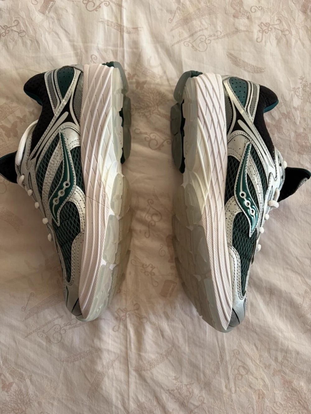 Saucony Progrid Omni 9 Green And Black