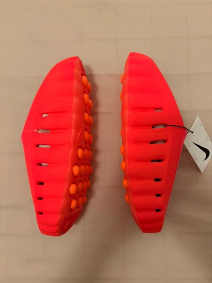Nike Mind 001 Solar Red