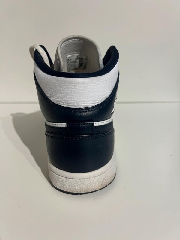 Nike Air Jordan 1 mid White Metallic Gold Obsidian 2
