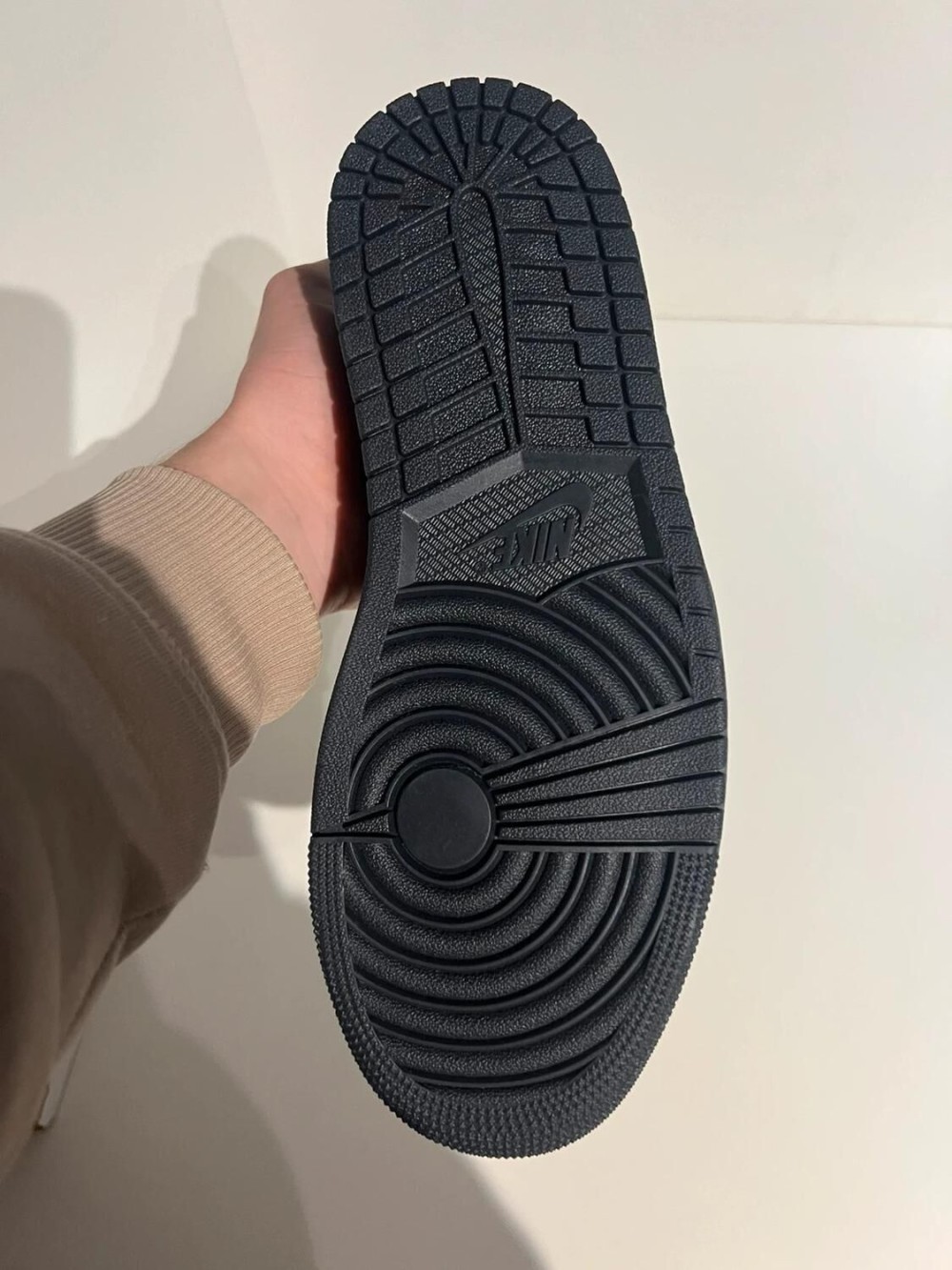 Nike Air Jordan 1 Travis Scott Phantom Black