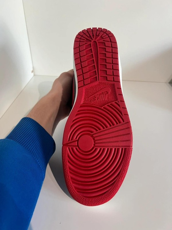Nike Air Jordan 1 ‘85 Bred 2