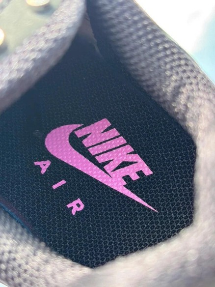 Nike Air Max Plus Pink Black Peony Metallic Silver - Taille 38