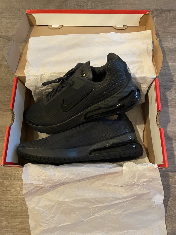 Nike Air Max Phoenix noires – Neuves – Taille 42,5