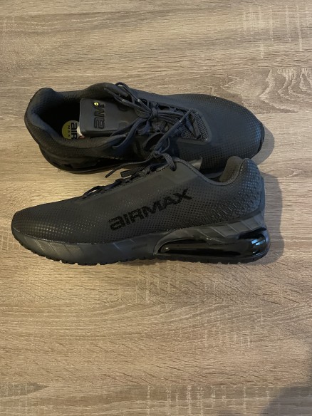 Nike Air Max Phoenix noires – Neuves – Taille 42,5
