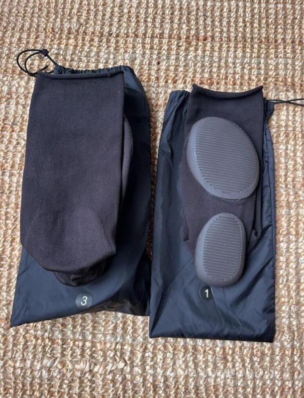 Yeezy pods 2