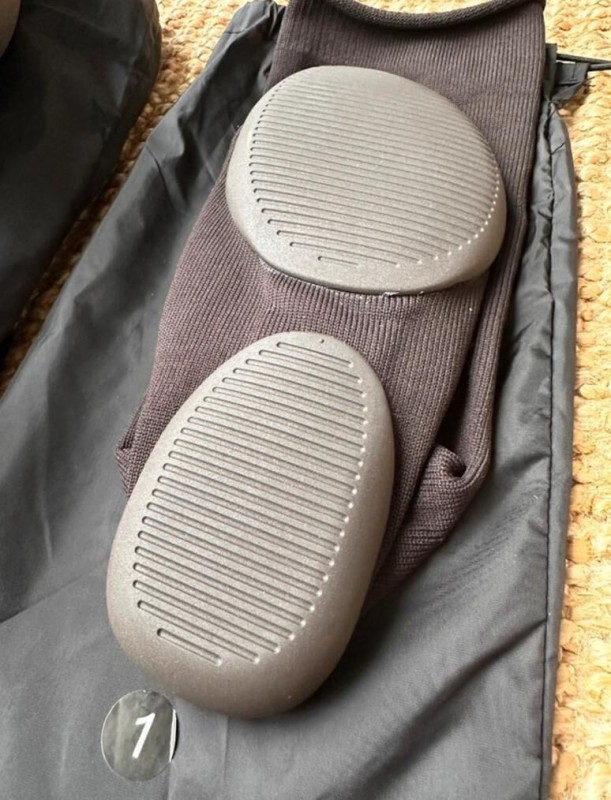 Yeezy pods 2
