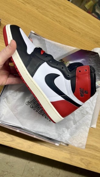 Air Jordan 1 Retro High OG « Black Toe »