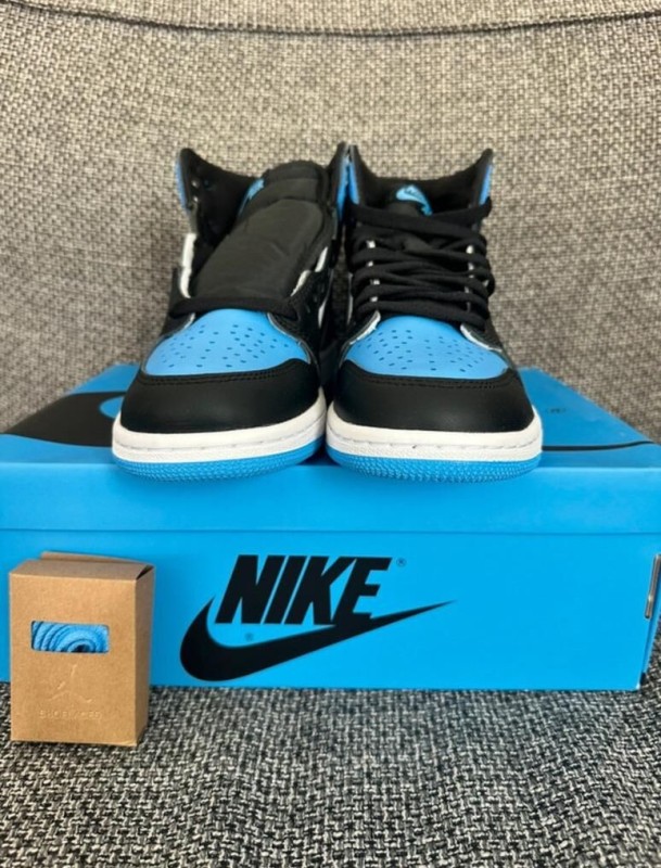 Nike air jordan 1 UNC 2
