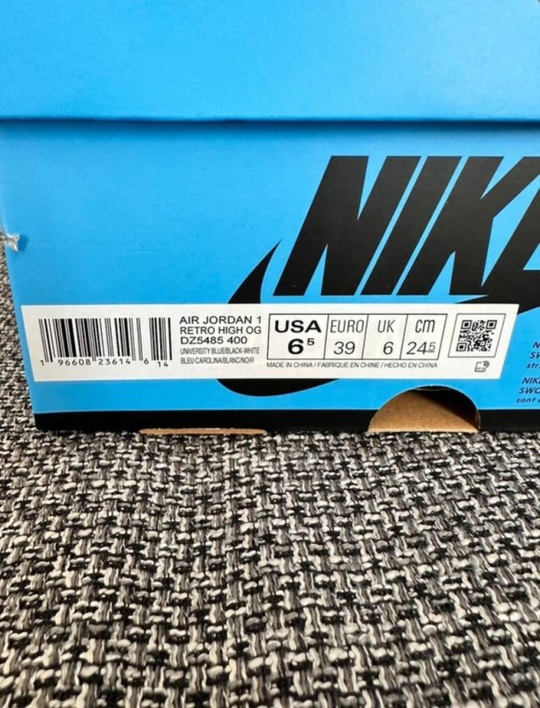 Nike air jordan 1 UNC 2