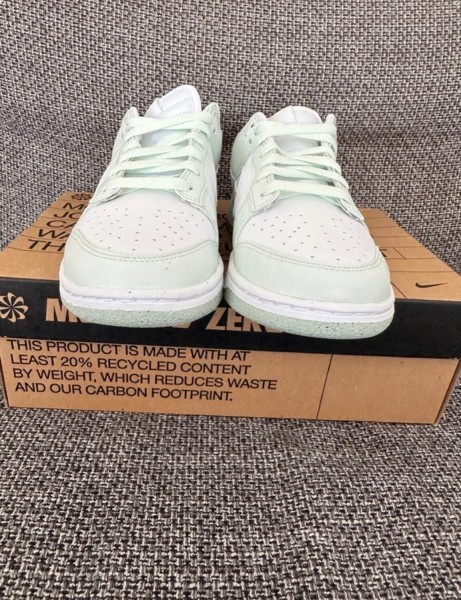 Nike dunk low barely green