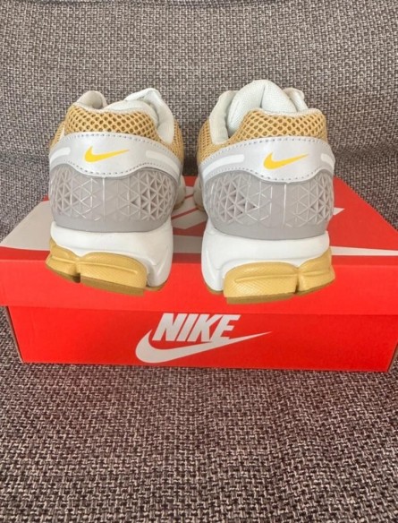 Nike zoom vomero 5