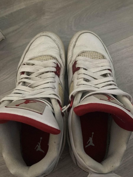 Jordan 4 metallic red