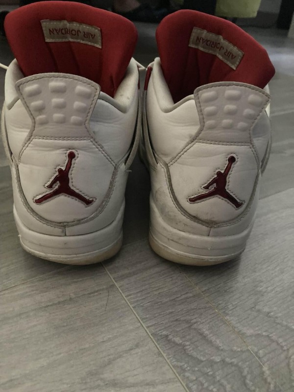 Jordan 4 metallic red 2