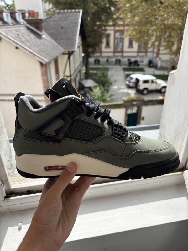 Jordan 4 x undefeated 2