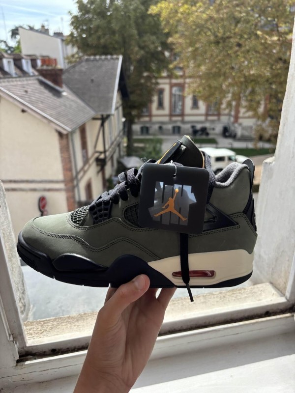 Jordan 4 x undefeated 2