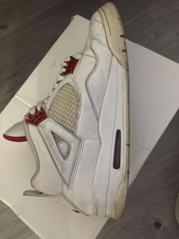 Jordan 4 metallic red 2