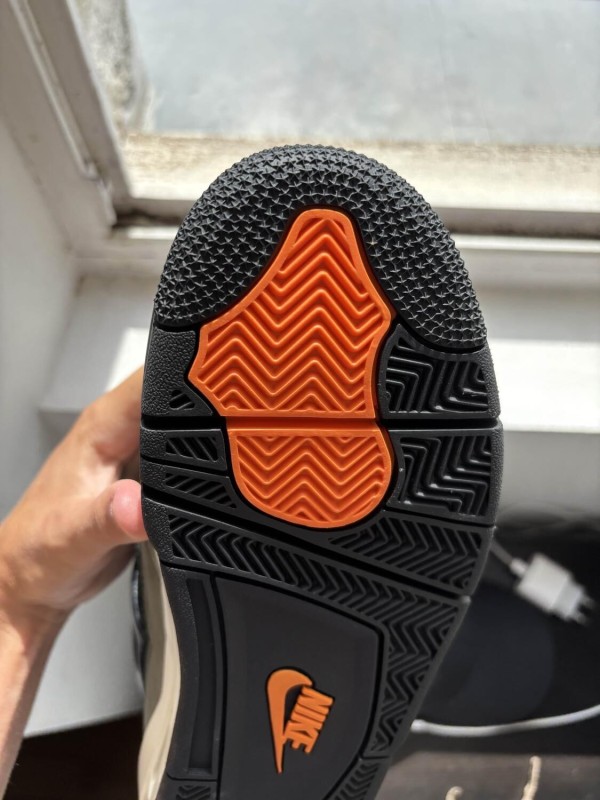Jordan 4 x undefeated 2