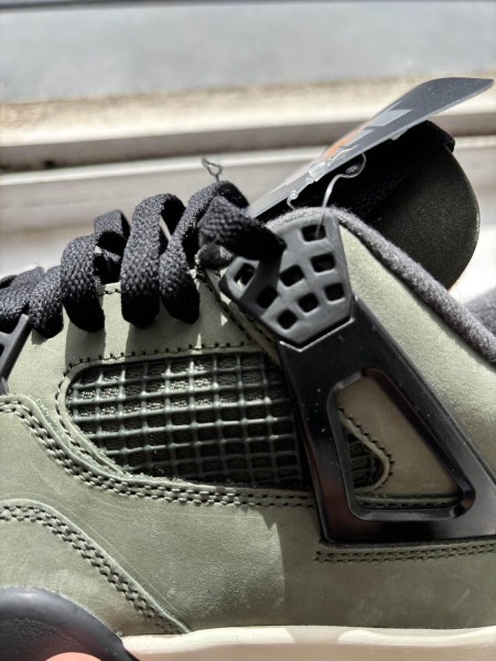 Jordan 4 x undefeated