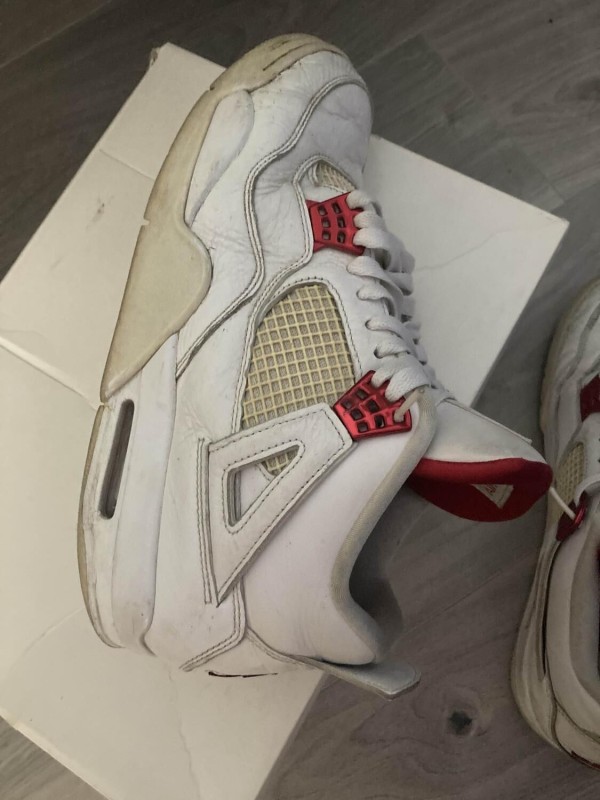 Jordan 4 metallic red 2