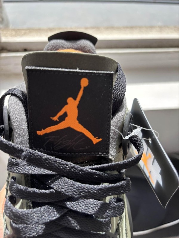 Jordan 4 x undefeated 2