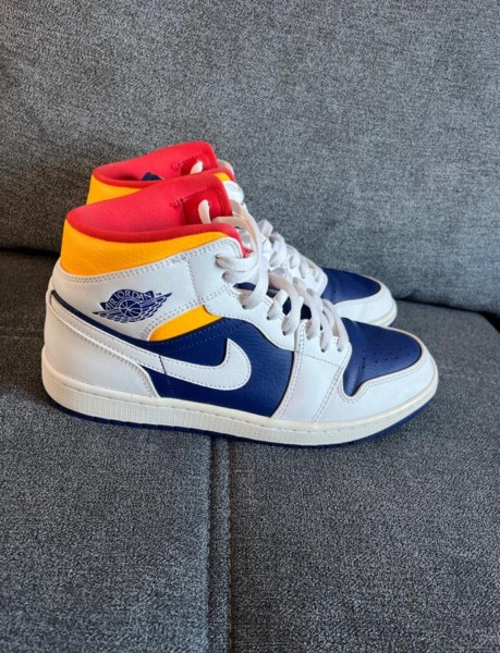Jordan 1 mid bleu royal laser orange