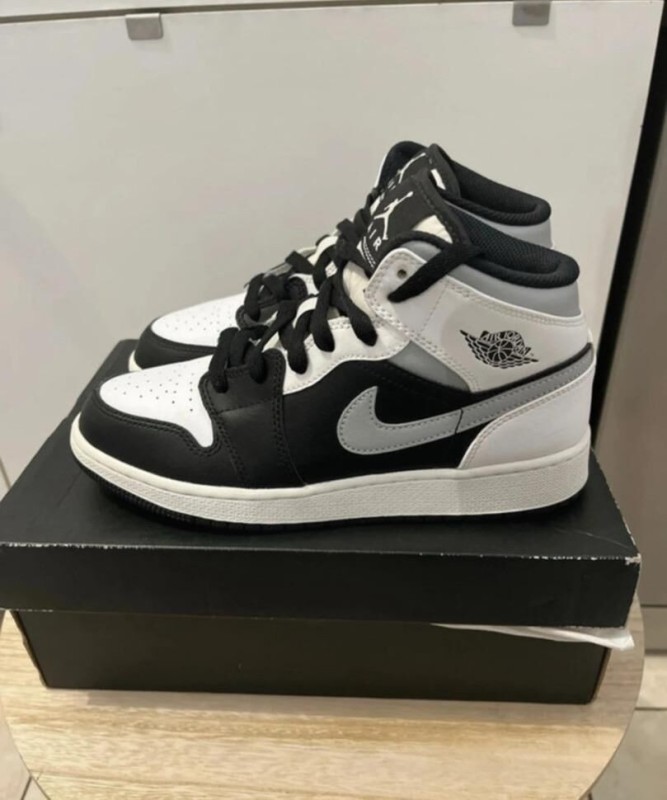 Jordan 1 White shadow