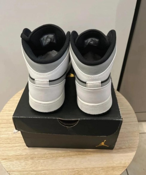 Jordan 1 White shadow