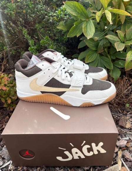 Nike Air Jordan Jumpman Jack TR Travis Scott - Sail & Dark Mocha