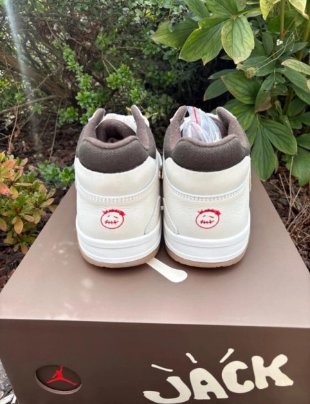 Nike Air Jordan Jumpman Jack TR Travis Scott - Sail & Dark Mocha