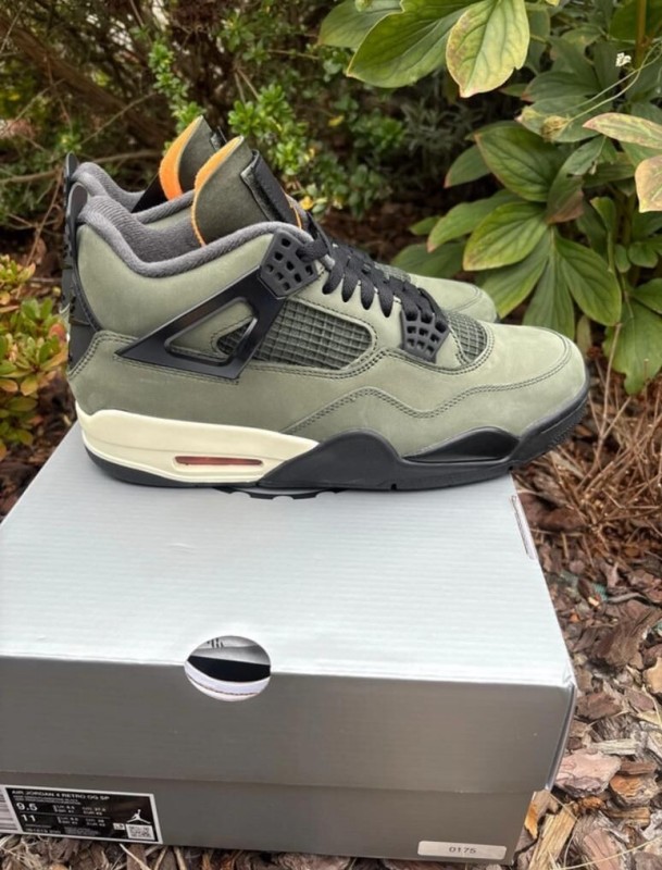 Jordan 4 undefeated - Taille 43 2