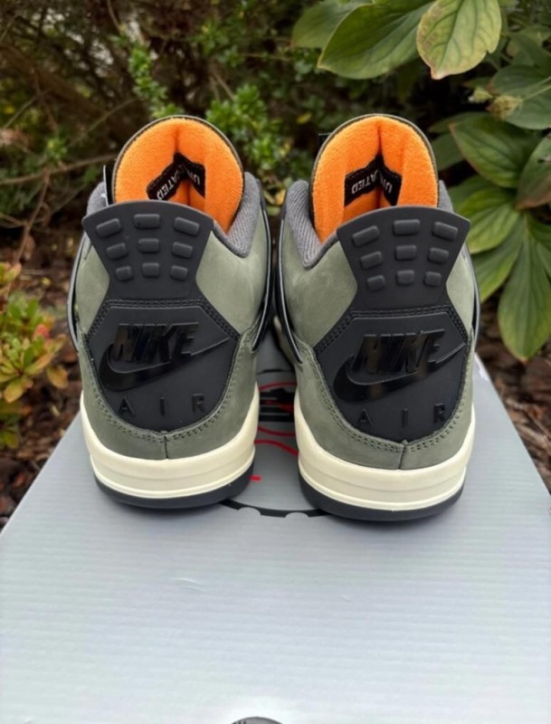 Jordan 4 undefeated - Taille 43 2