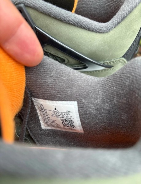 Jordan 4 undefeated - Taille 43