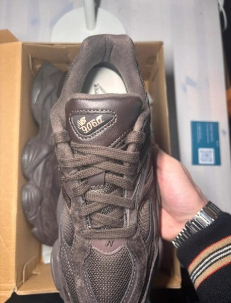 New Balance 9060 chocolat Brown taille 40,5