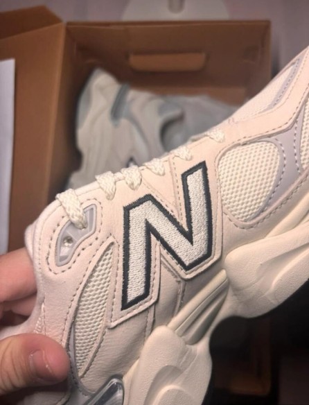New balance 9060 sea salt rain cloud taille 40