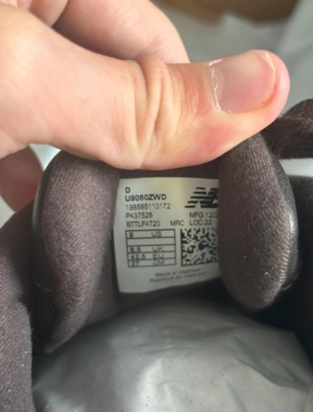 New Balance 9060 chocolat Brown taille 42,5