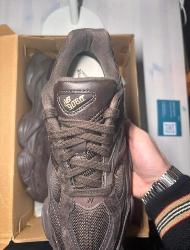New Balance 9060 chocolat Brown taille 41,5 2