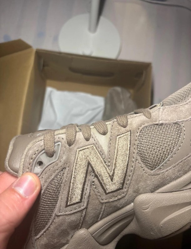 New Balance 9060 chestnut taille 40,5 2